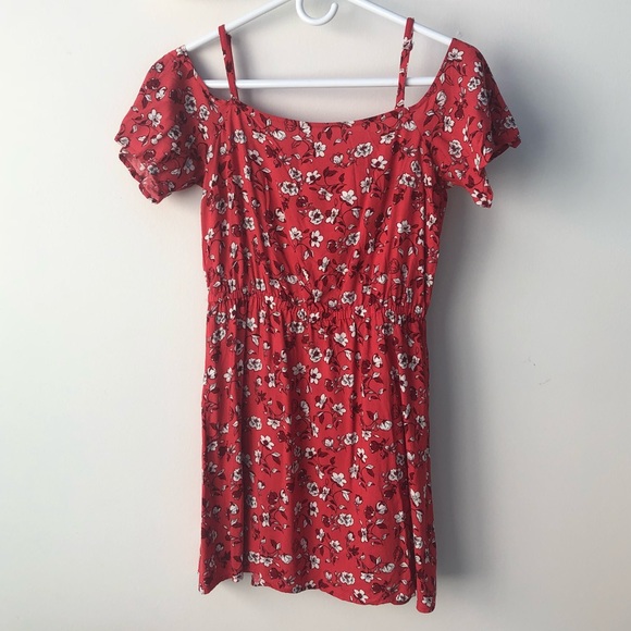 H&M Dresses & Skirts - SOLD H&M Red Off-The-Shoulder Floral Dress
